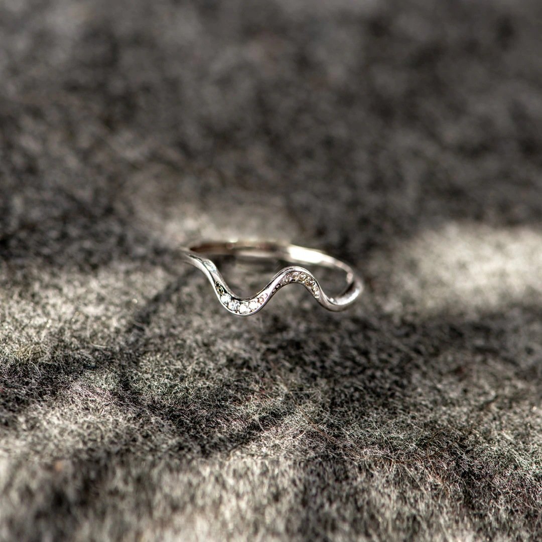 Water Wave Silver Ring – Adjustable Geometric Fashion Ring